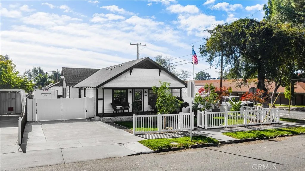 506 E 11th