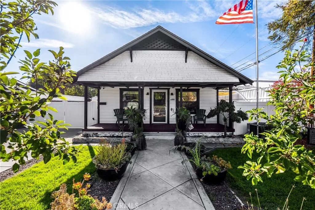 506 E 11th