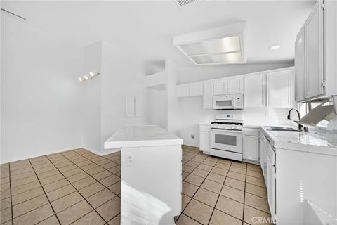 Tiny photo for 25181 Avocet Cir, Hemet, CA 92544 (MLS # OC25249388)