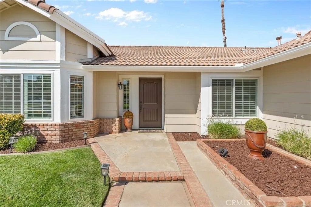 10957 Noblewood