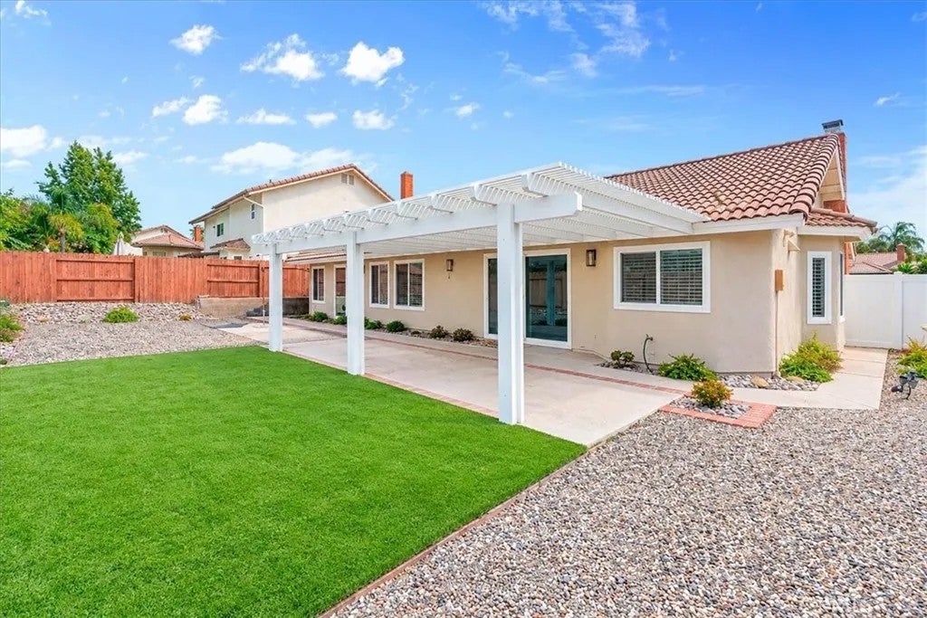 10957 Noblewood