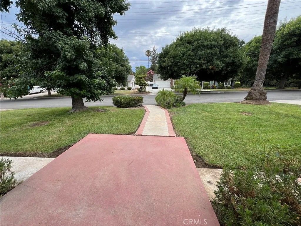 Photo of 1640 Dwight St, Redlands, CA 92373 (MLS # IG25279550)