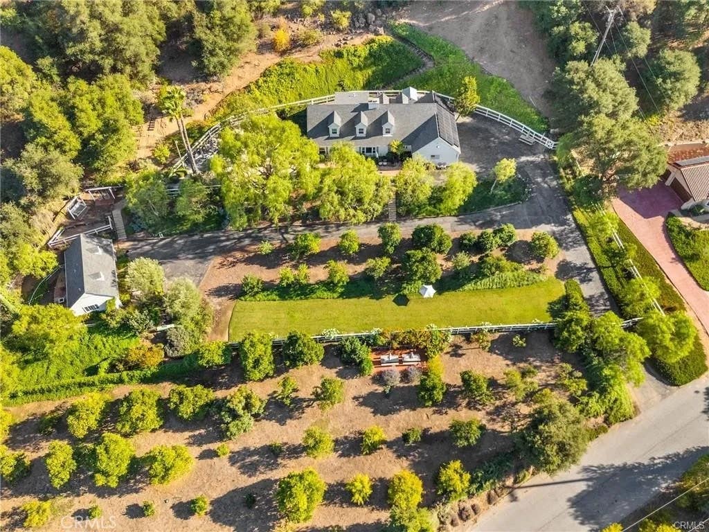 Photo of 3945 Pala Mesa Dr, Fallbrook, CA 92028 (MLS # SW26098363)