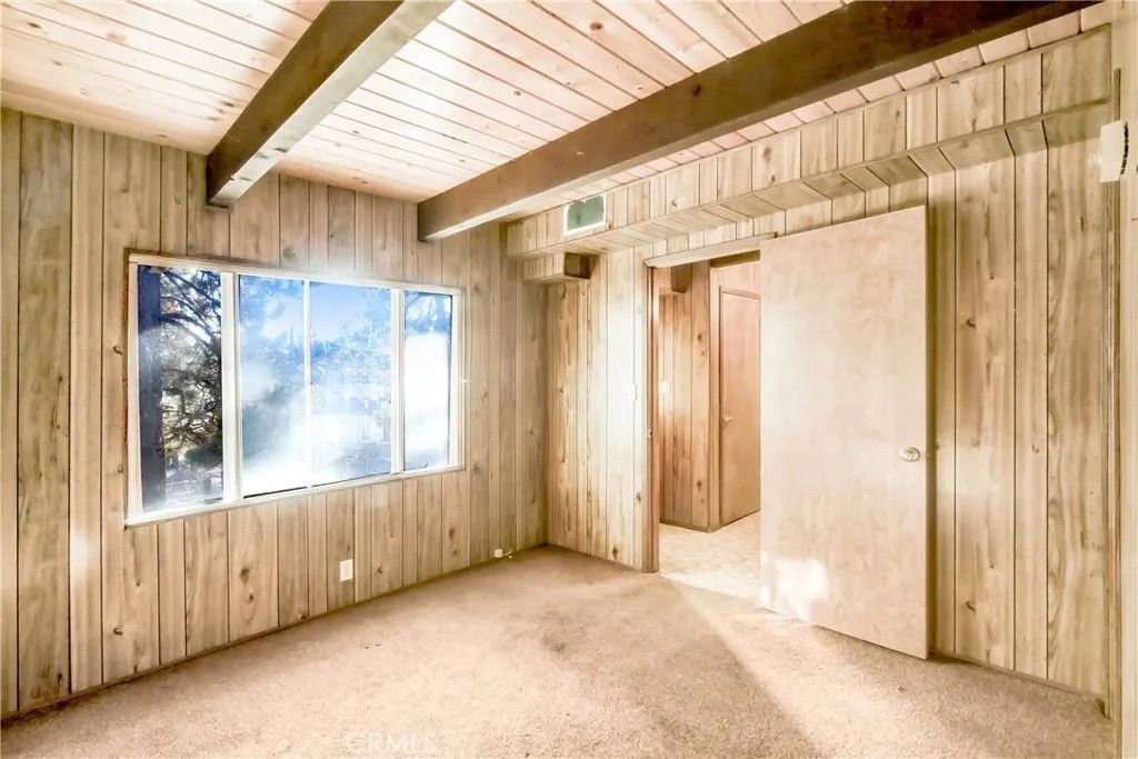 Photo of 1063 Fawnskin Dr, Fawnskin, CA 92333 (MLS # DW25274387)