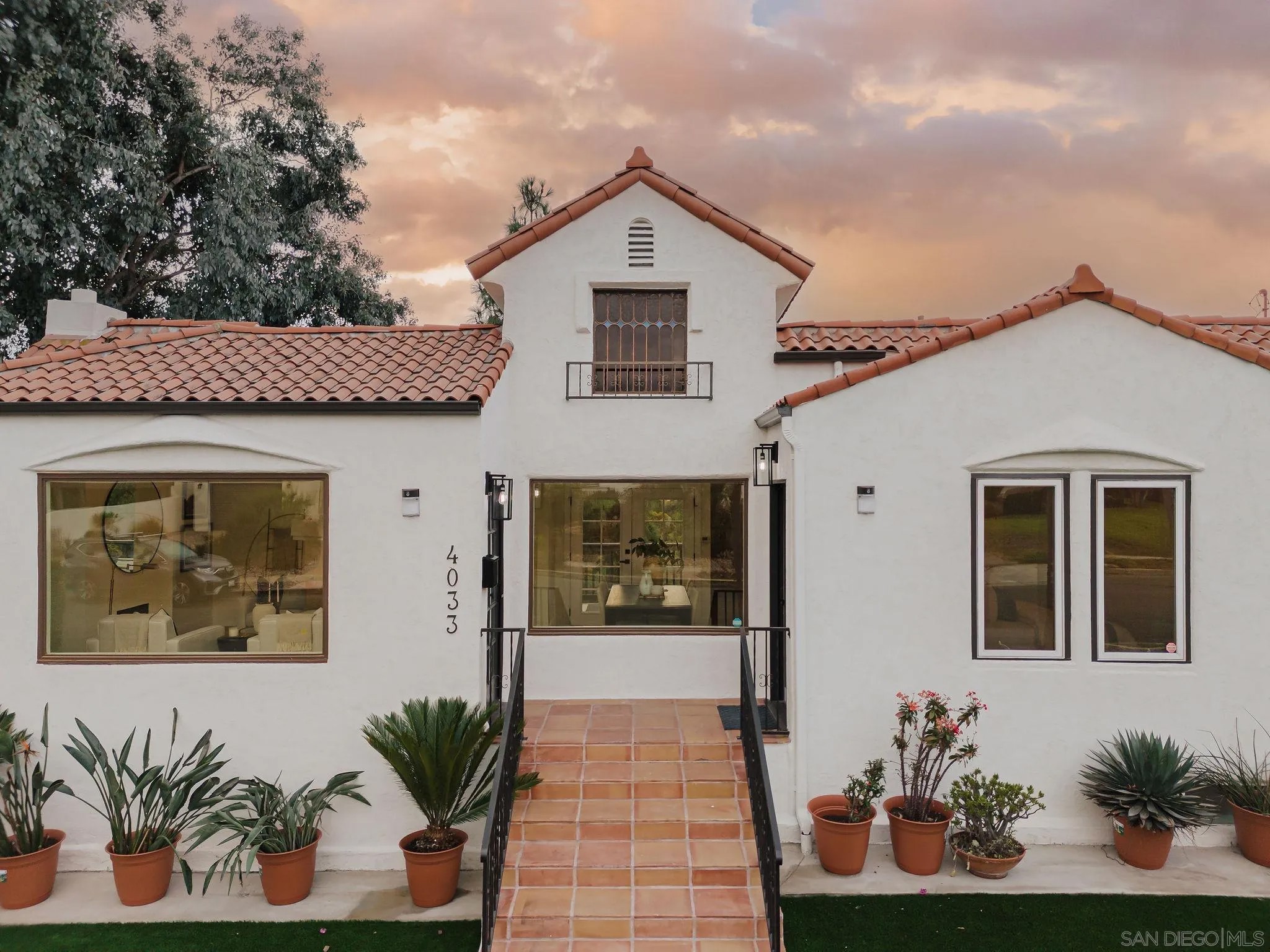 4033 S Hempstead Cir