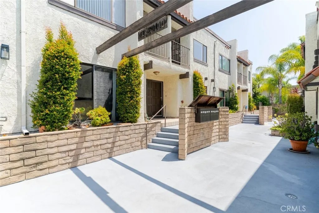 4136 Ocean View Boulevard