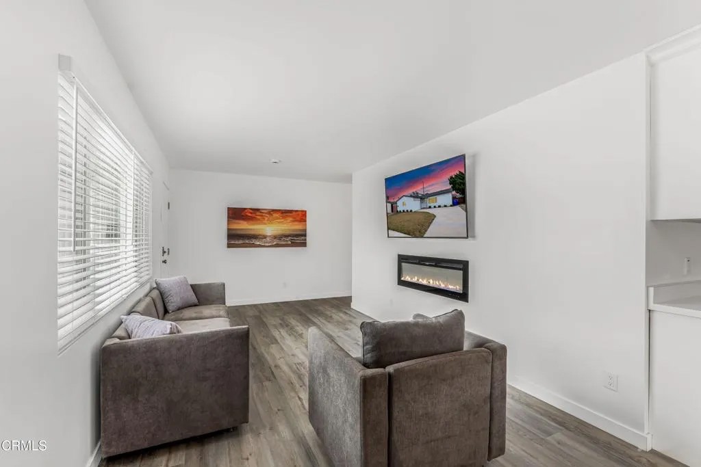 1136 N 7th Place