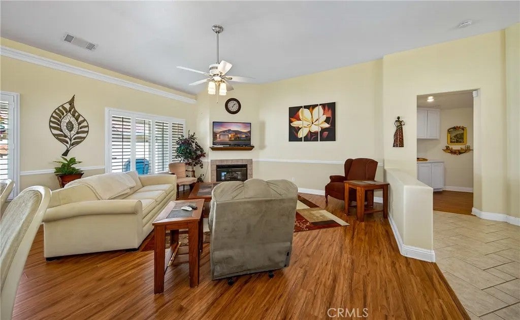 817 Perla Court