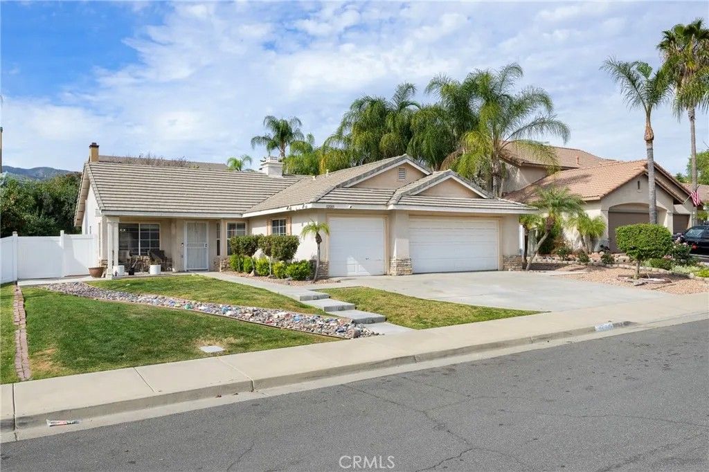Photo of 32009 Bourges St, Lake Elsinore, CA 92530 (MLS # CV26019254)