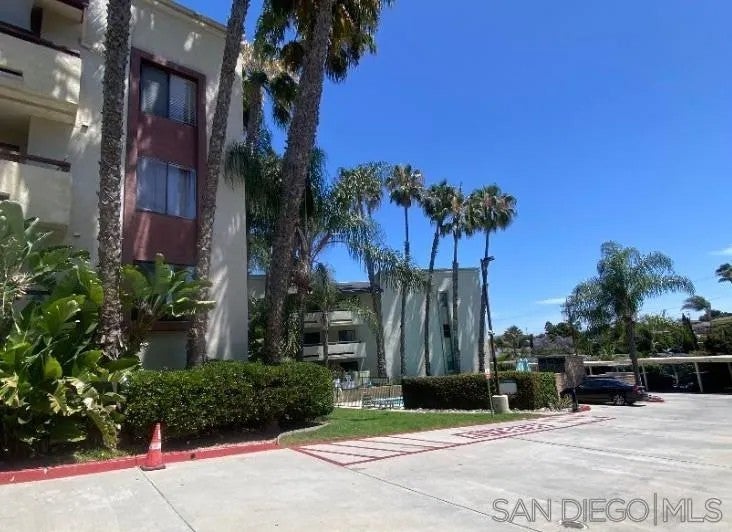5885 El Cajon Blvd 116