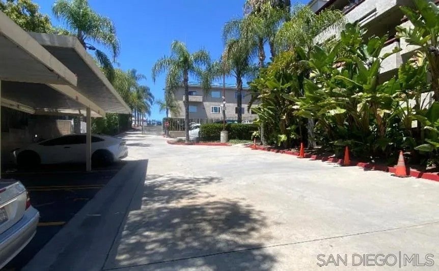 5885 El Cajon Blvd 116