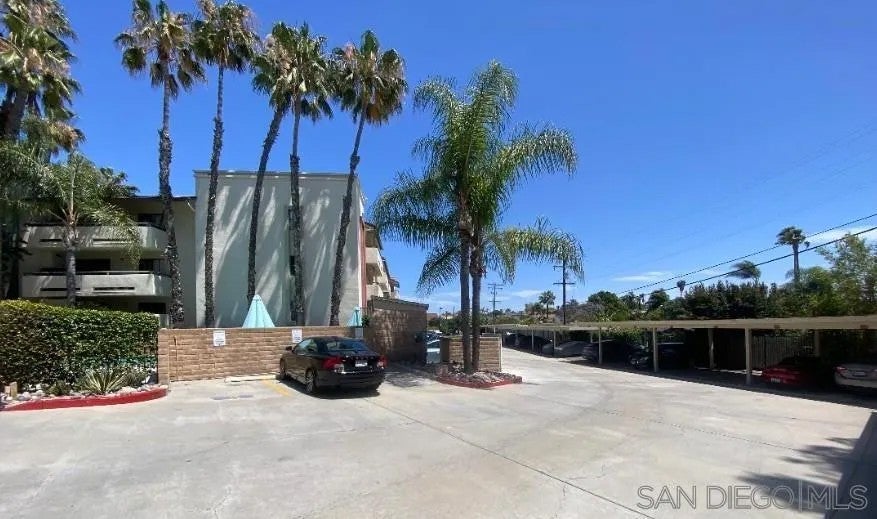 5885 El Cajon Blvd 116
