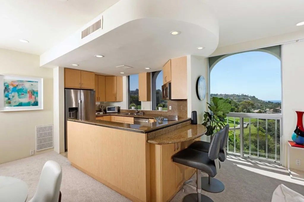 Photo of 1001 Genter St #6j, La Jolla, CA 92037 (MLS # NDP2511189)