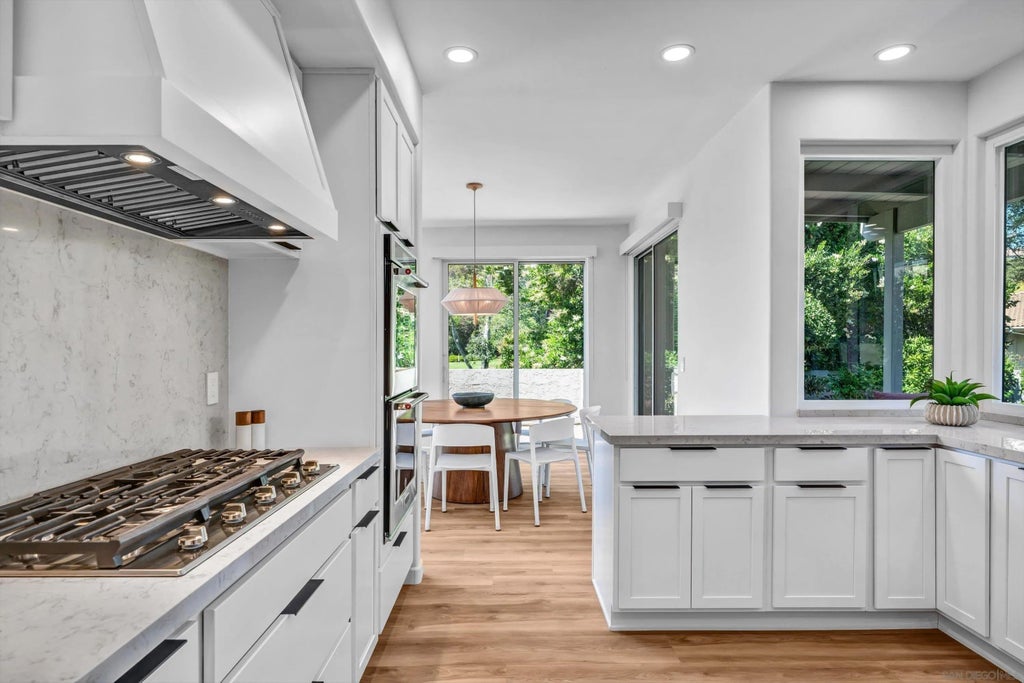 Photo of 2606 Caminito Tom Morris, La Jolla, CA 92037 (MLS # 260015629)