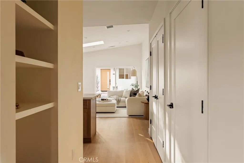 Photo of 6441 Satsuma Avenue, North Hollywood, CA 91606 (MLS # DW26027669)