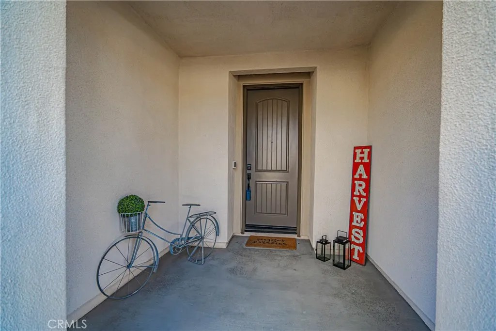 18642 Cedar Crest