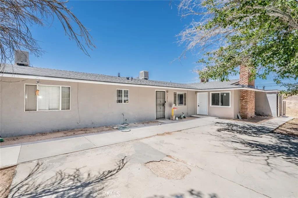 Photo of 13336 MOHAWK Road, Apple Valley, CA 92308 (MLS # MB26106718)