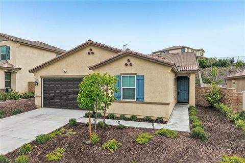 41018 Chambord Lake Elsinore CA 92532