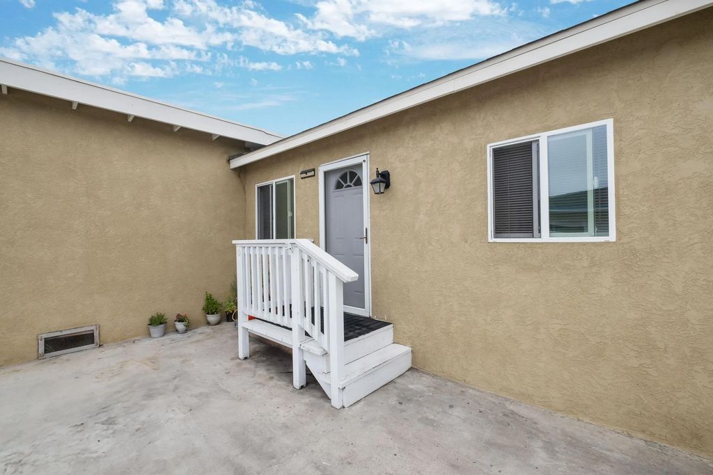 Photo of 931-935 13'th St, Imperial Beach, CA 91932 (MLS # 260006285)