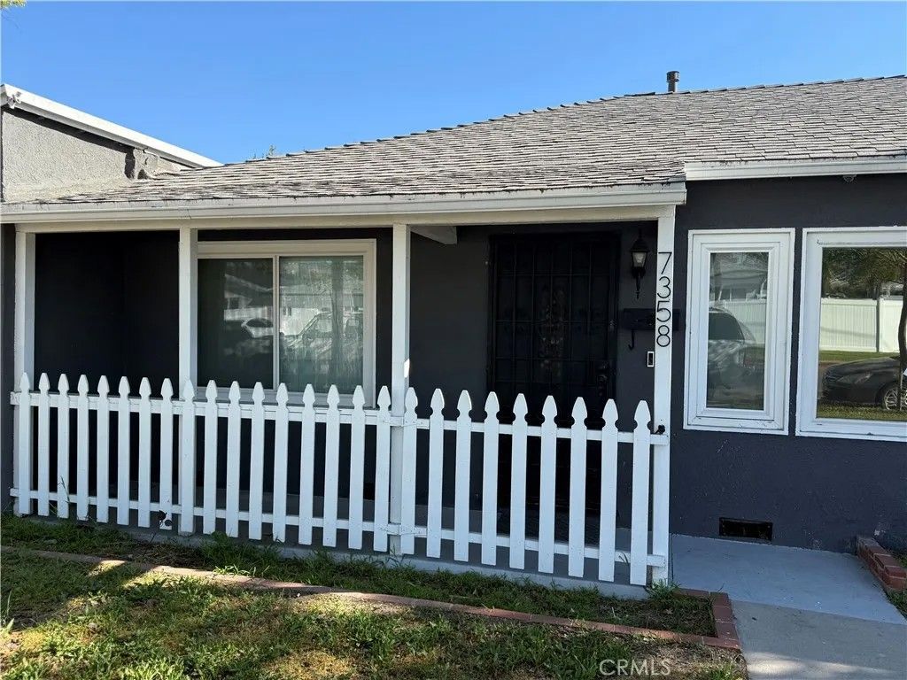 Photo of 7358 Riverton Ave, Sun Valley, CA 91352 (MLS # BB26069754)