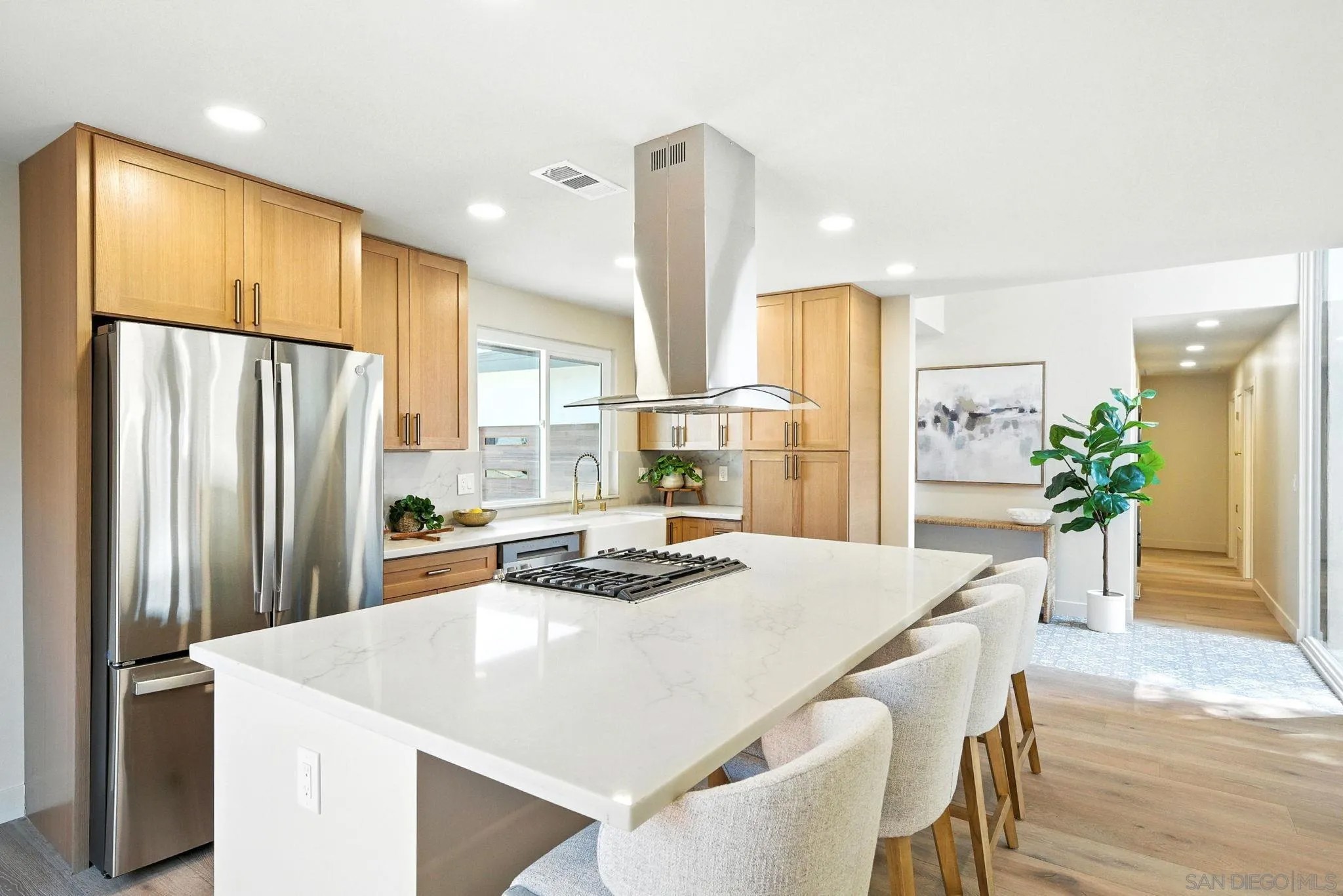 4551 Highland Ave