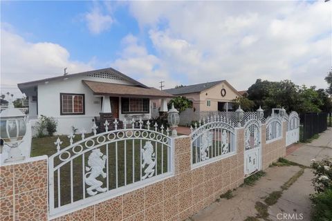 Photo of 1111 W 54th St, Los Angeles, CA 90037 (MLS # PW26016638)