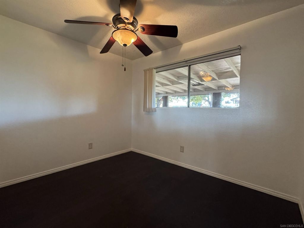 Photo of 329 Alder Pl, Escondido, CA 92026 (MLS # 250045002)