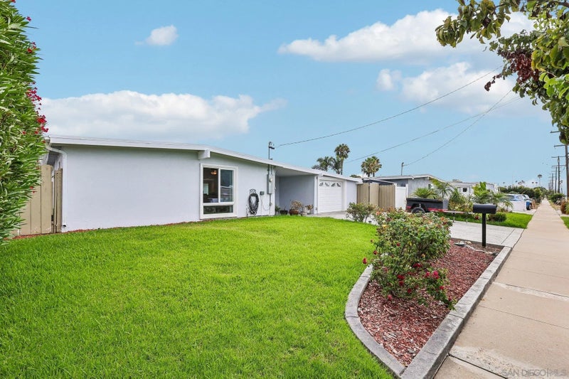 857 Holly Ave