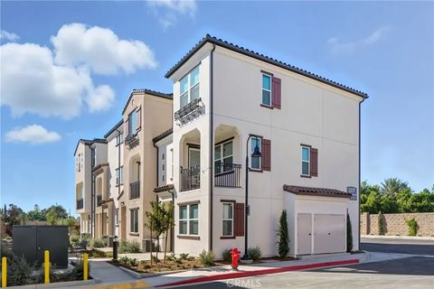 Tiny photo for 2217 W Orange Ave #17, Anaheim, CA 92804 (MLS # OC26068122)