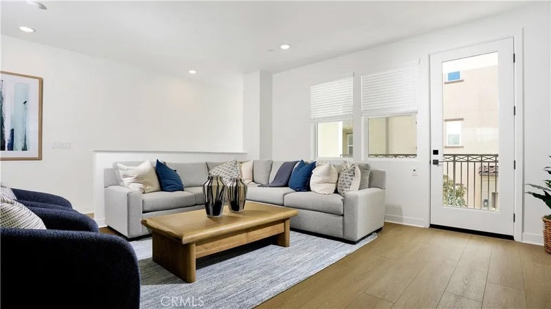 2217 W Orange 17