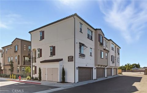 Tiny photo for 2217 W Orange Ave #17, Anaheim, CA 92804 (MLS # OC26068122)