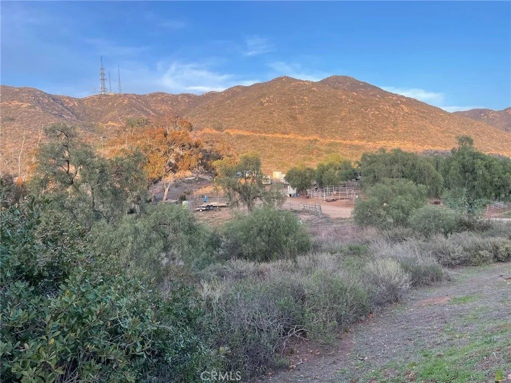 Photo of 600 Hardell Ln, Vista, CA 92084 (MLS # OC24049548)