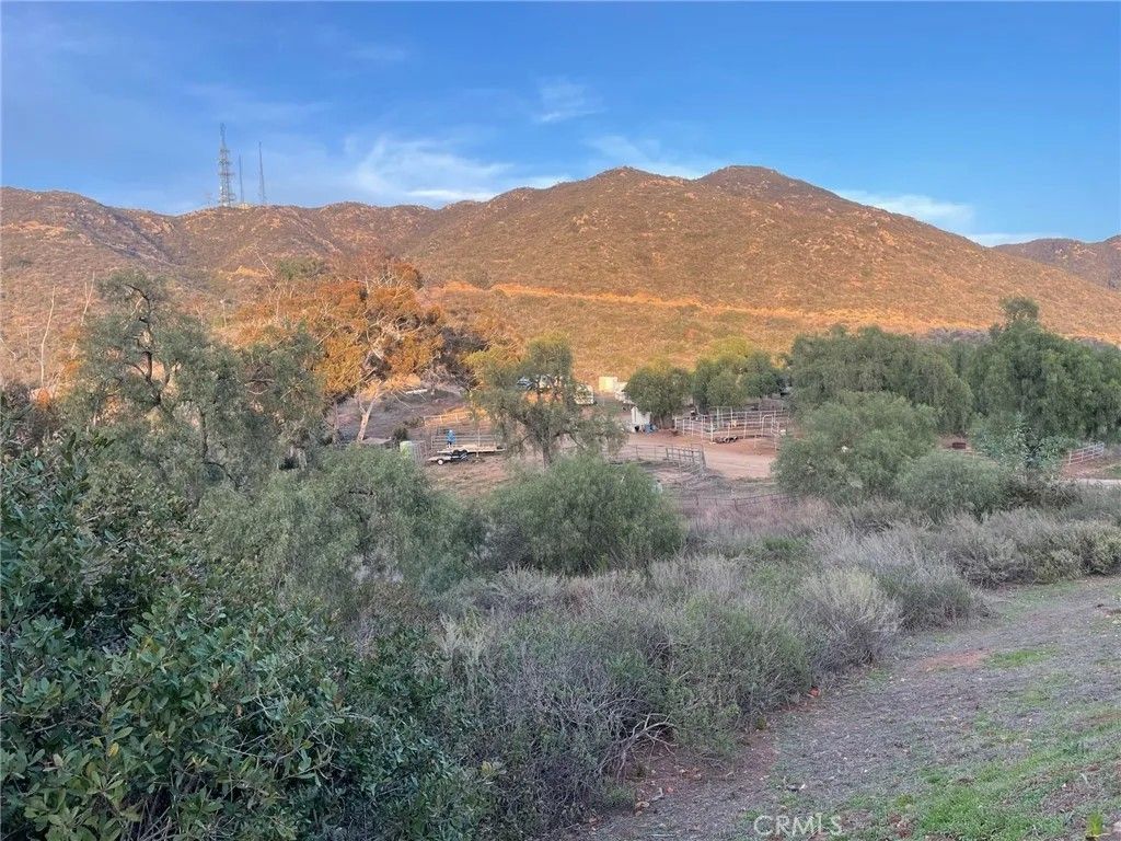Photo of 600 Hardell Ln, Vista, CA 92084 (MLS # OC24049548)