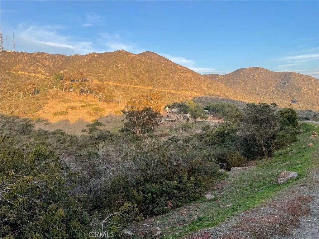 Photo of 600 Hardell Ln, Vista, CA 92084 (MLS # OC24049548)