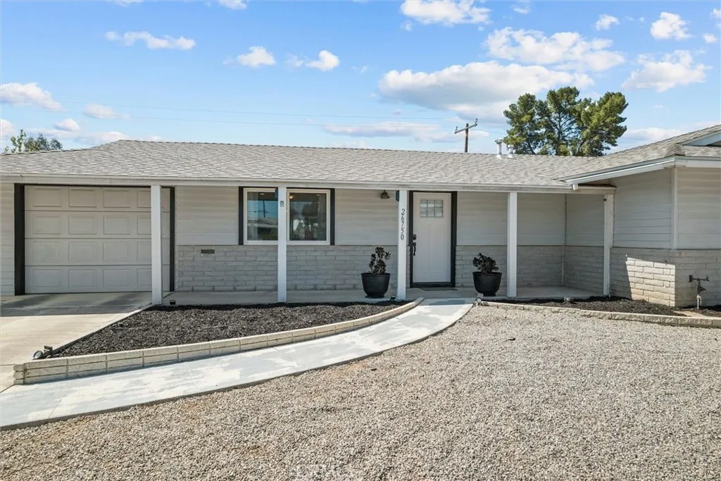26750 Oakmont Dr