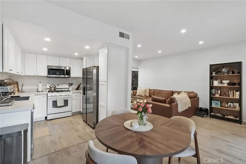 17914 Magnolia Boulevard 135
