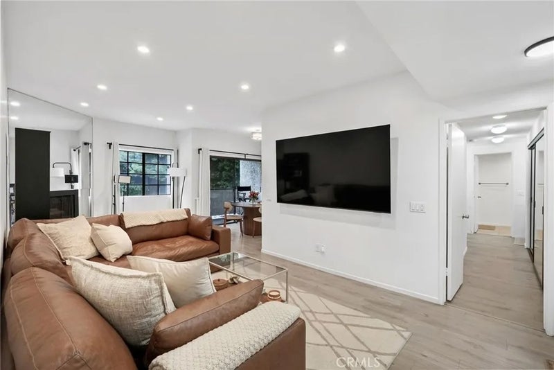 17914 Magnolia Boulevard 135