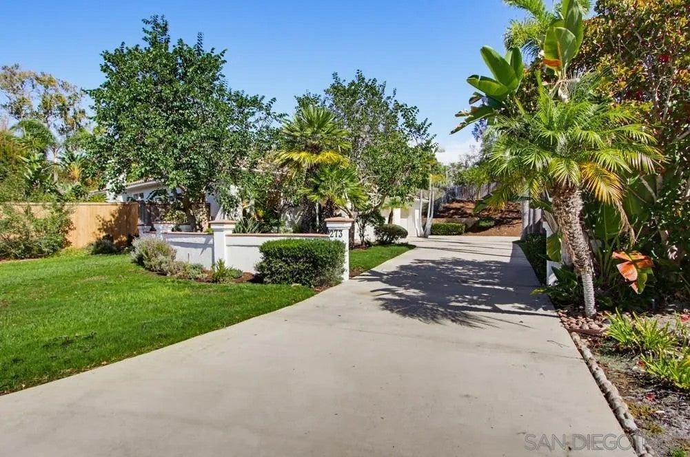 Photo of 273 Pacific View, Encinitas, CA 92024 (MLS # 260025325)