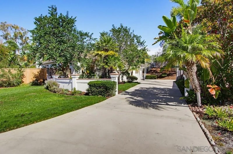 273 Pacific View