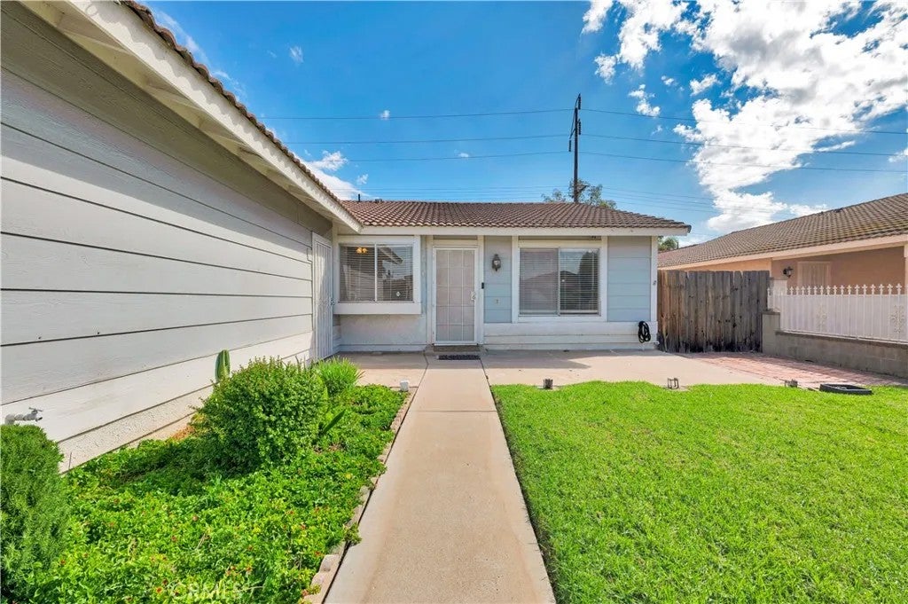 Photo of 13416 Oak Dell ST, Moreno Valley, CA 92553 (MLS # SW26229122)