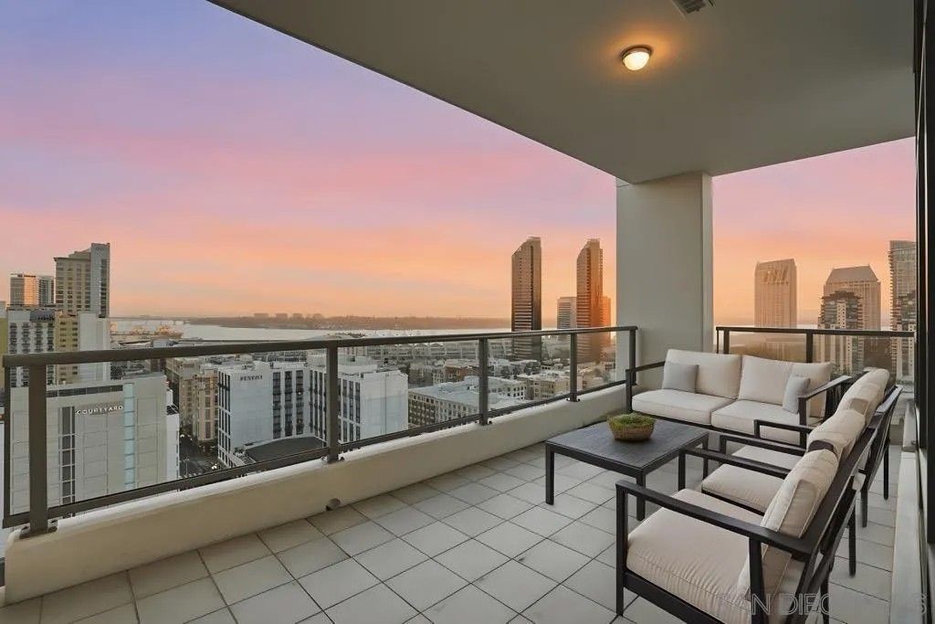 Photo of 575 6th Ave #1705, San Diego, CA 92101 (MLS # 250044800)