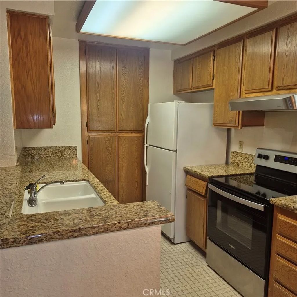 Photo of 3814 Dunford Ln #M, Inglewood, CA 90305 (MLS # OC26025174)