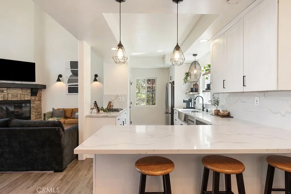 1498 Deer Way