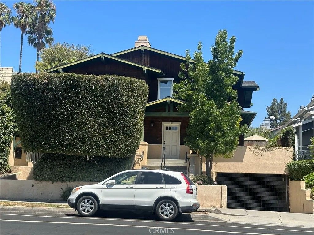 Photo of 263 E Glenarm St, Pasadena, CA 91106 (MLS # AR26010013)