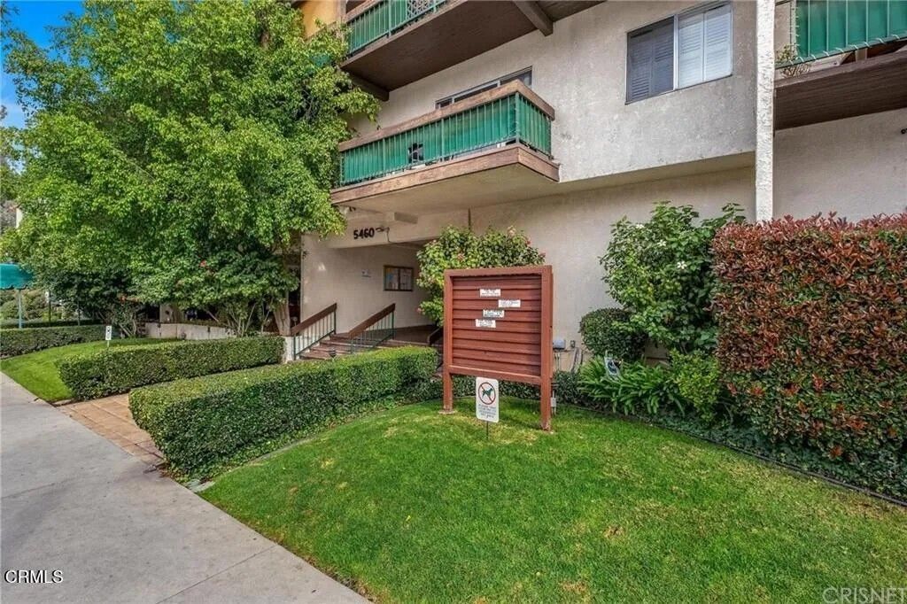 Photo of 5460 White Oak Avenue #G222, Los Angeles, CA 91316 (MLS # P1-26764)