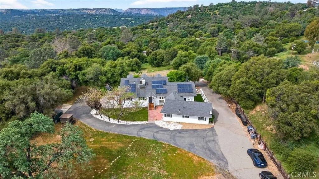 Photo of 35073 Auberry Rd, Auberry, CA 93602 (MLS # FR26070008)