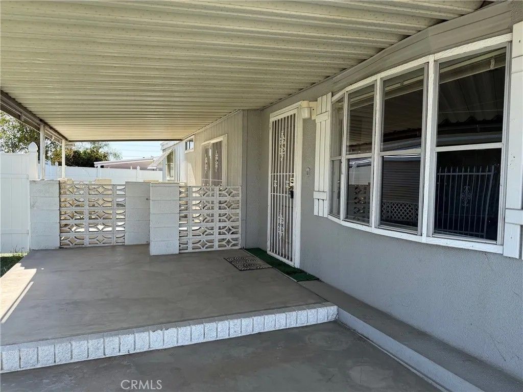 Photo of 1083 Via Del Mesa, Hemet, CA 92543 (MLS # SW26022967)