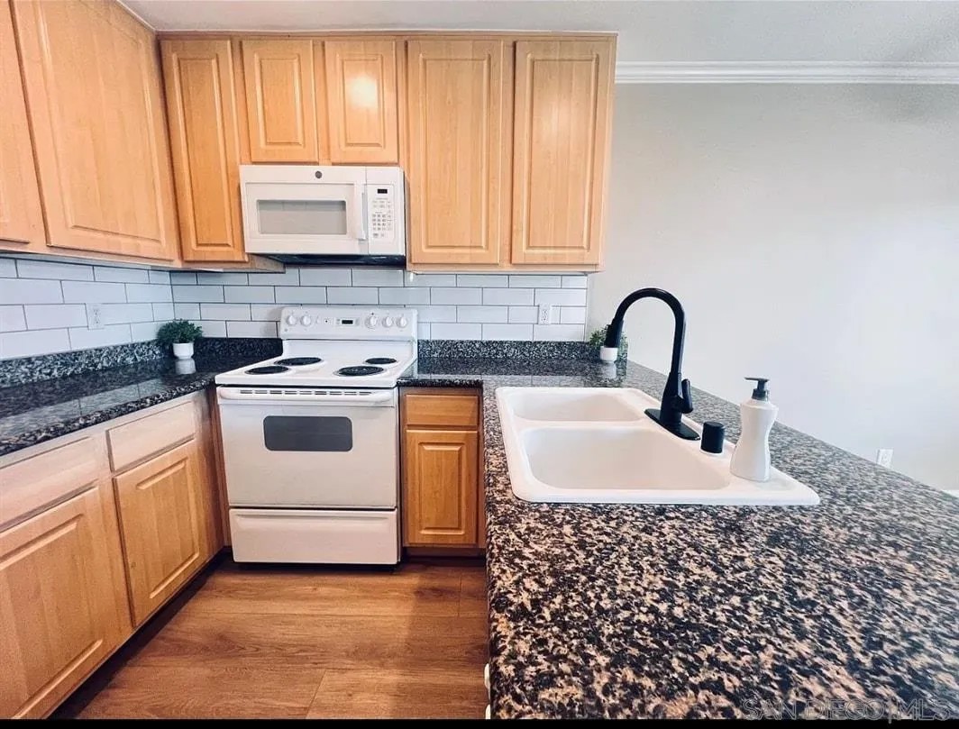 589 N Johnson Ave North 259