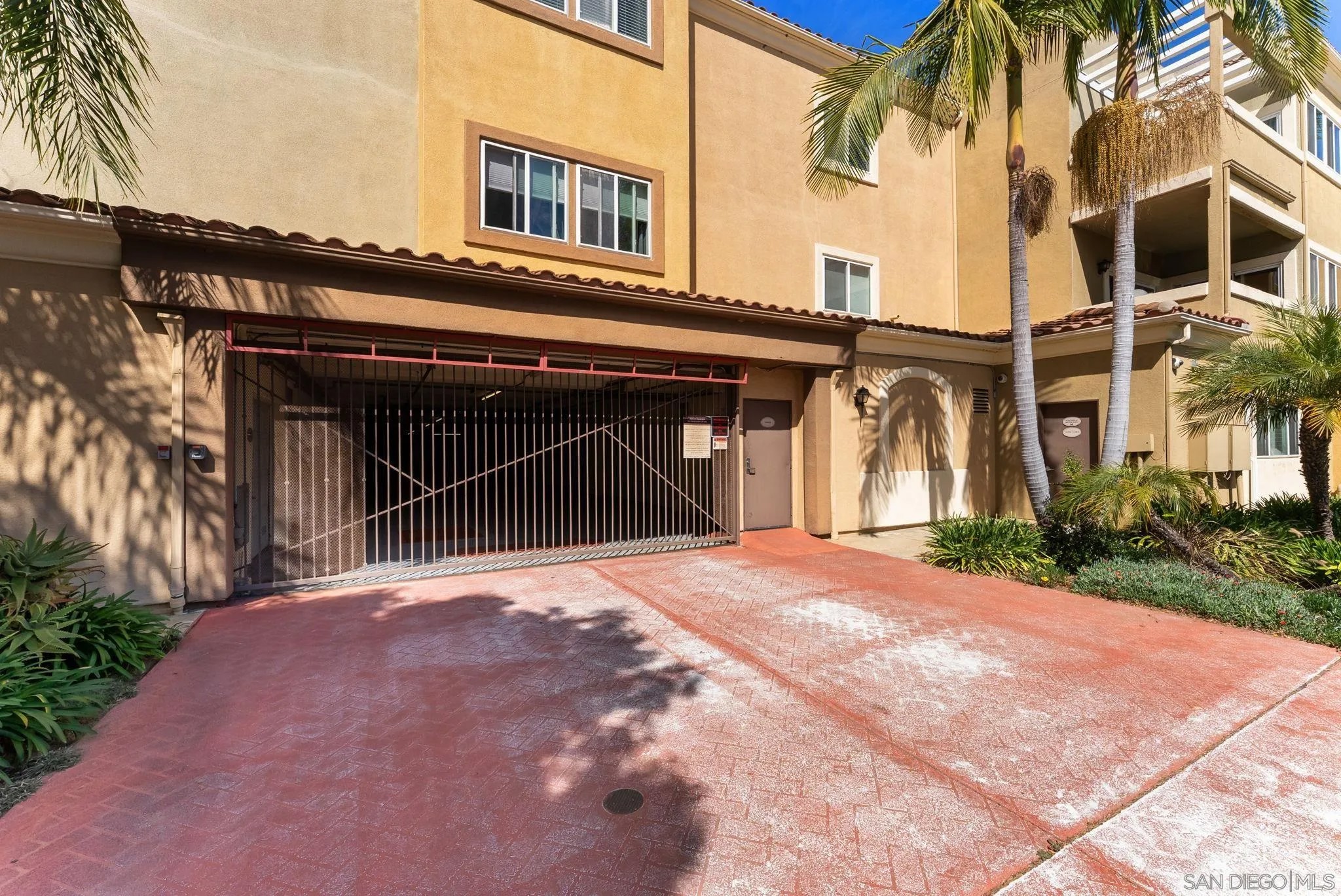 1100 Civic Center Dr C25