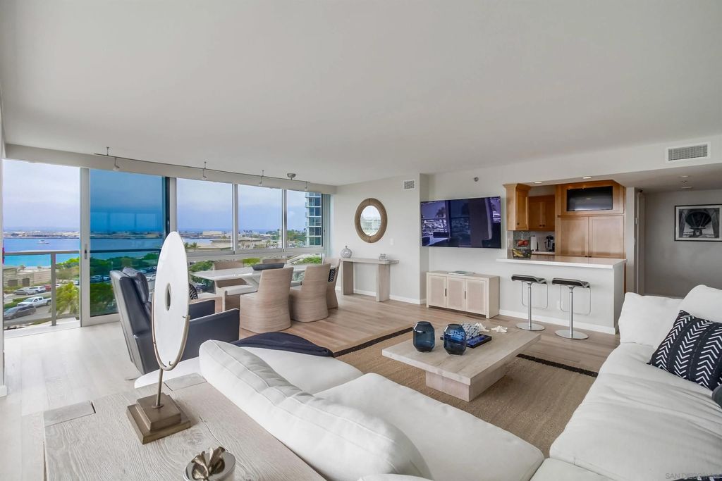 Photo of 1750 Avenida Del Mundo #402, Coronado, CA 92118 (MLS # 250033972)